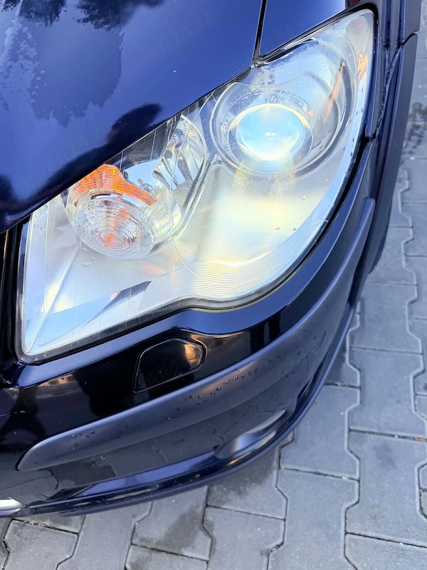 Vând volkswagen turan cross 2.0 170 2008 maşina merge foarte bine fiscal pe loc maşina este tot scib