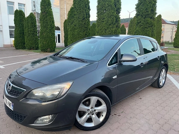 Opel Astra J