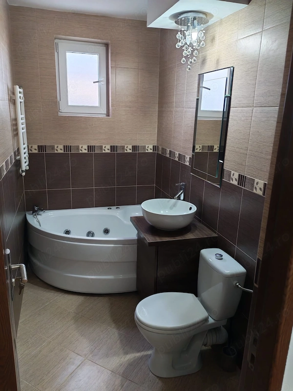 Apartament 2 camere, semidecomandat, amplasare foarte buna (la șosea) — fotografia 3