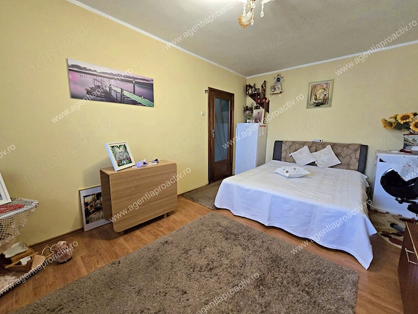 Apartament cu 2 camere, decomandat, Micro 18, Etaj 3, lângă Dunărea Mall — fotografia 2