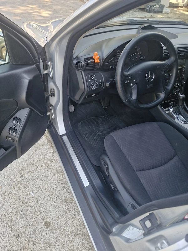MERCEDES-BENZ C-Class 2004 — imagine 10