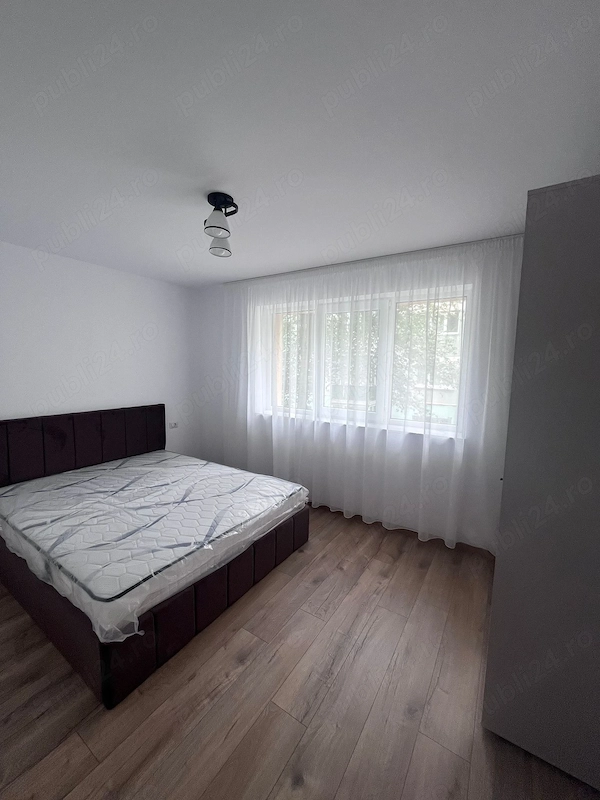 PROPRIETAR - Ofer spre Închiriere Apartament cu 4 camere , zona George Enescu — fotografia 3