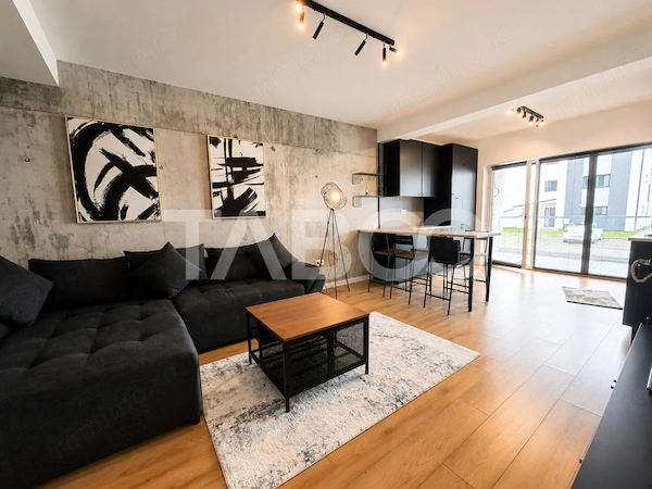 Apartament 2 camere parter 54 mp utili balcon loc de parcare Cristian — fotografia 1