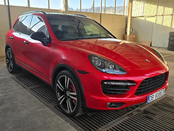 Porsche Cayenne Turbo 4.8L