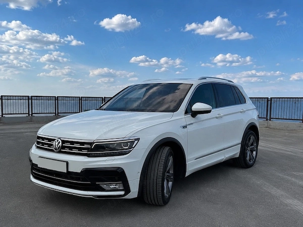 Volkswagen Tiguan R-Line 2.0 BiTDI 240 CP 4MOTION DSG | Panoramic | Piele | Full LED | Istoric VW