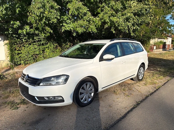 VOLKSWAGEN Passat 2012