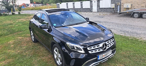 MERCEDES-BENZ GLA
