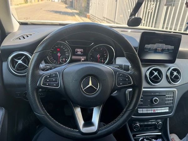 MERCEDES-BENZ GLA 2019 — imagine 2