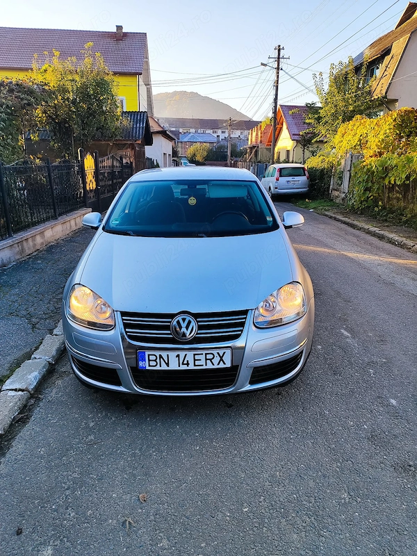 VOLKSWAGEN Jetta
