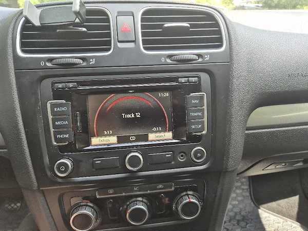 VOLKSWAGEN Golf 2011 — imagine 2