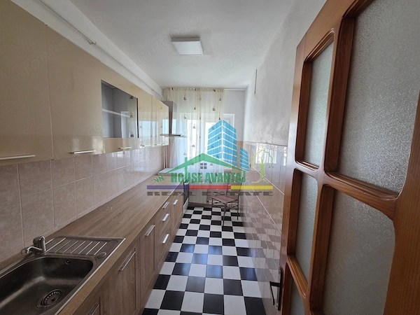 [DE VÂNZARE] Apartament 3 Camere Decomandat – Etaj intermediar ! — fotografia 3