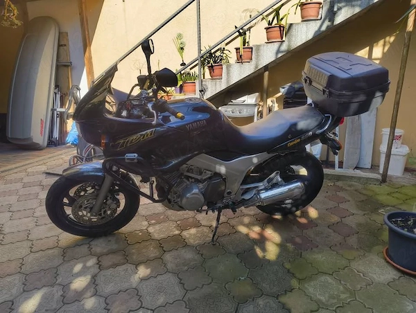 Motocicleta Yamaha TDM 850 2001