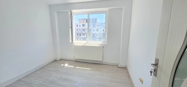 De vanzare apartament cu 2 camere, renovat, etaj9, Viziru — fotografia 3