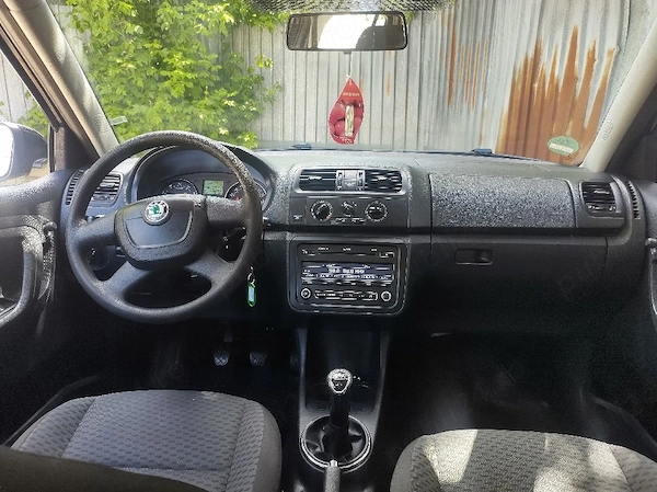 SKODA Fabia 2012 — imagine 4