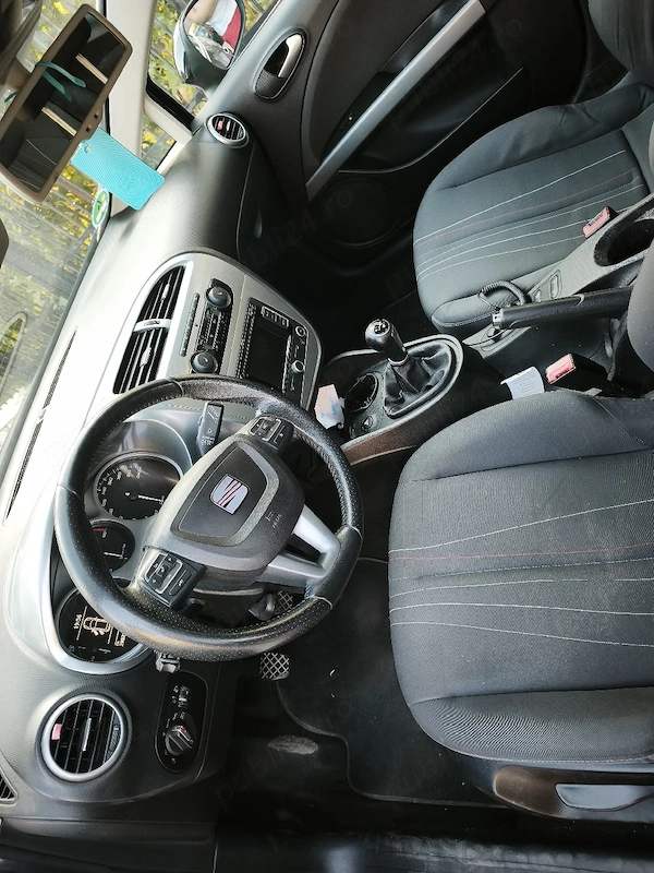 SEAT Leon 2011 — imagine 4