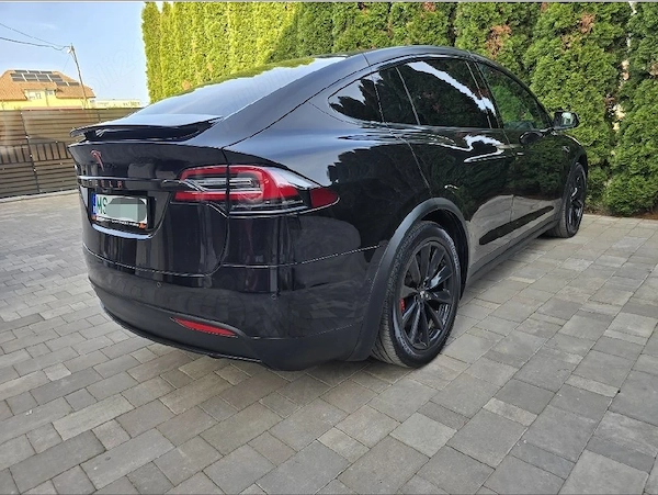 TESLA Model X 2016 — imagine 3