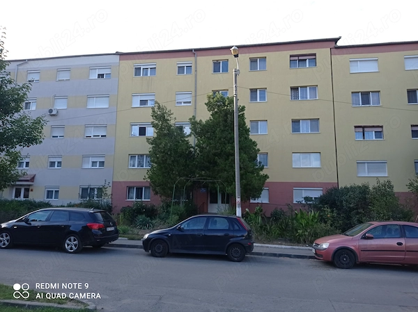 Inchiriez apartament cu 4 camere, et.I, in Nufarul — fotografia 1