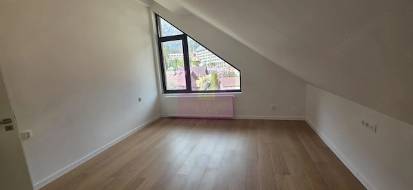 Apartament cu 2 camere de vanzare in Busteni — fotografia 1