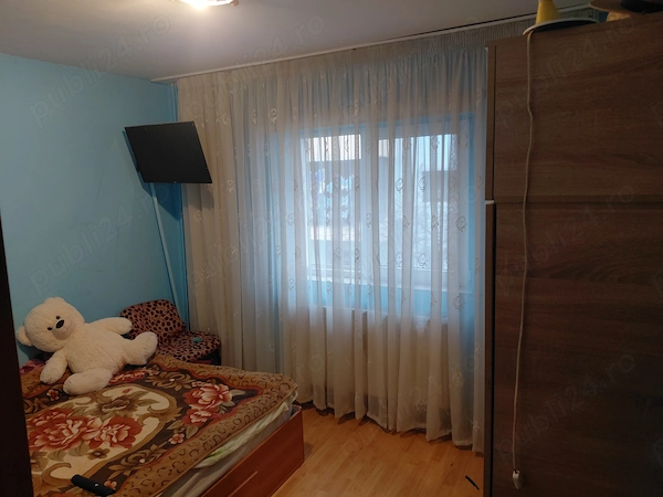 Vand apartament 2 camere semidecomandat zona narcisa — fotografia 3