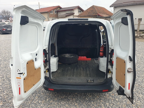 FORD Transit Courier 2021 — imagine 8