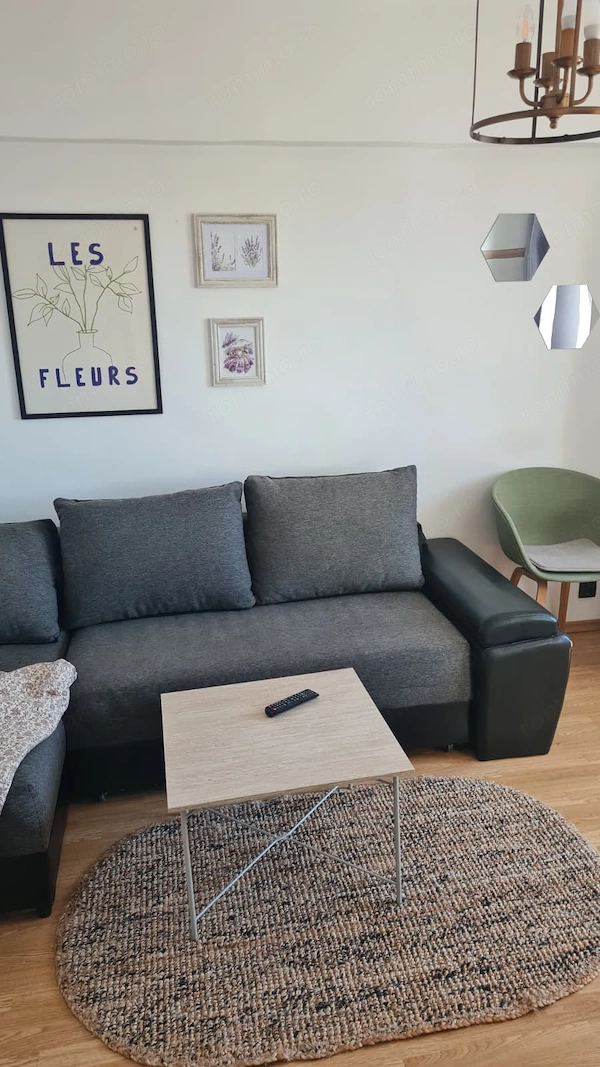 Garsoniera mobilata si utilata-bloc cu lift — fotografia 1