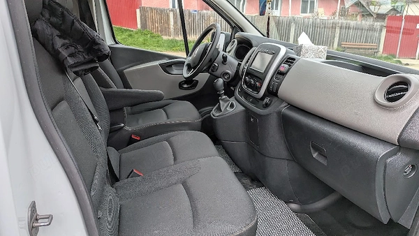 RENAULT Trafic 2018 — imagine 3