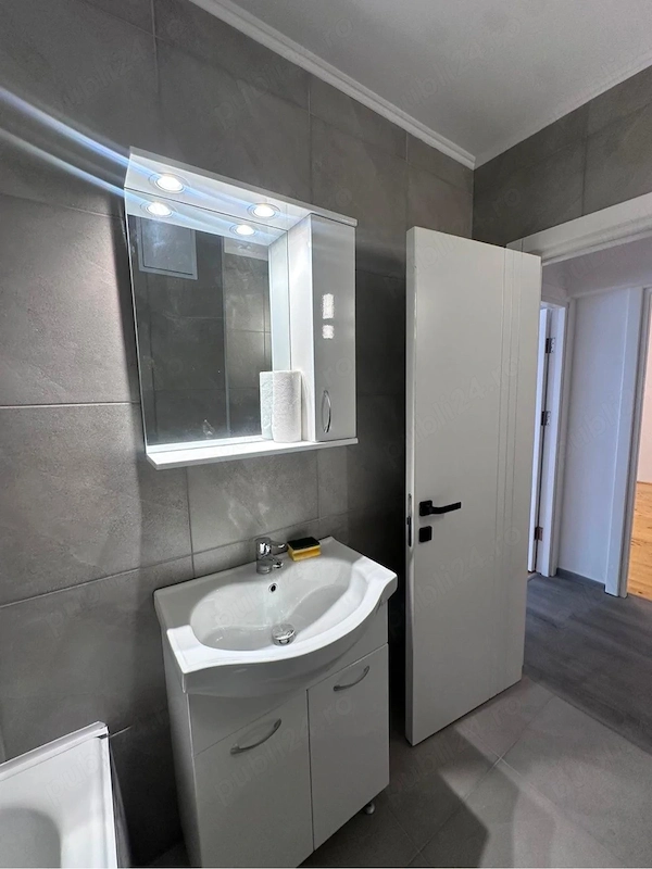 Apartament 2 camere renovat Lujerului centrală proprie 7 min de metrou — fotografia 3