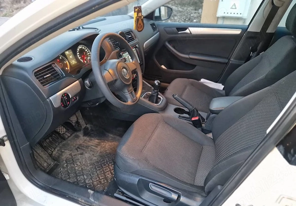 VOLKSWAGEN Jetta 2014 — imagine 8