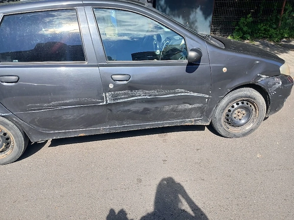 vand fiat pentru dezmembrări
