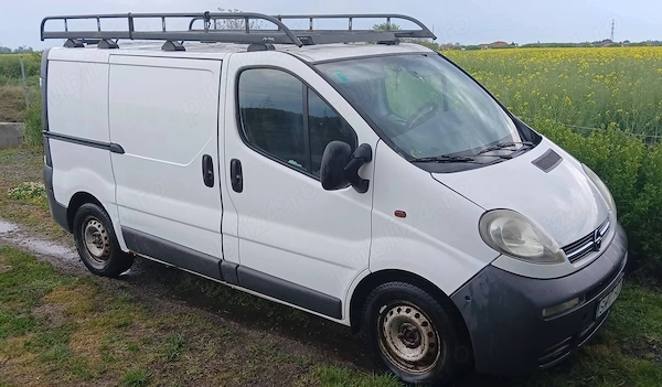 Opel Vivaro din 2006..1.9 TDI Cu carlig.