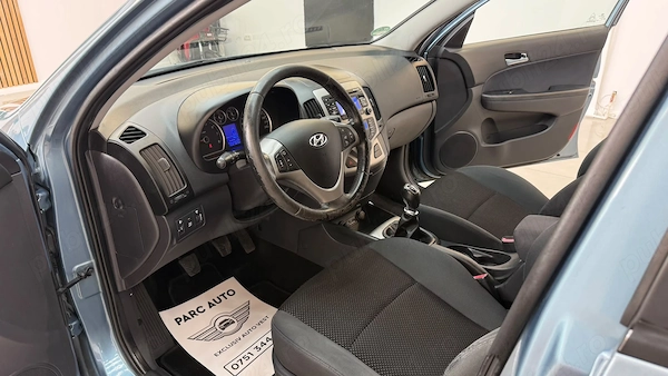 HYUNDAI i30 2011 — imagine 8