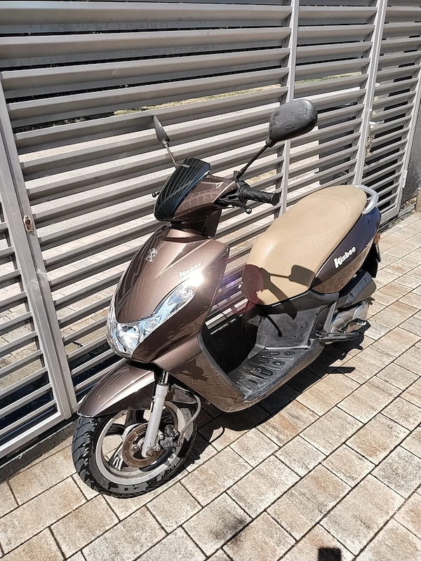 Moped Scuter Benzina Peugeot Kisbee 2018