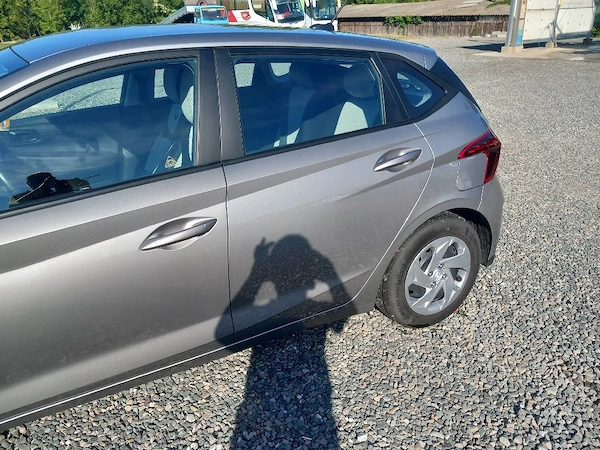 HYUNDAI i20 2023 — imagine 8