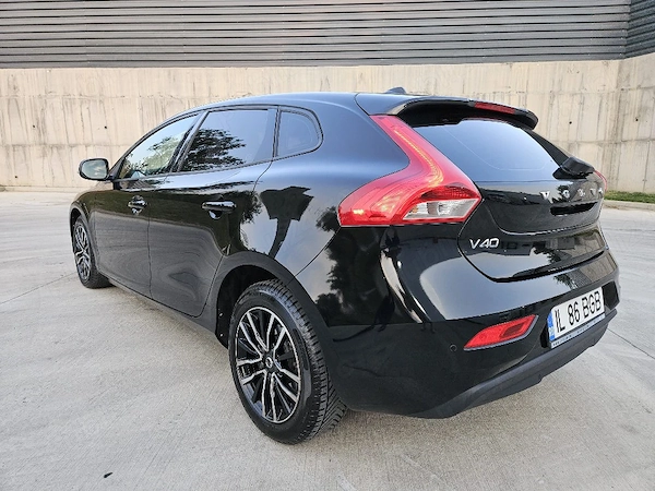 VOLVO V40 2017 — imagine 5