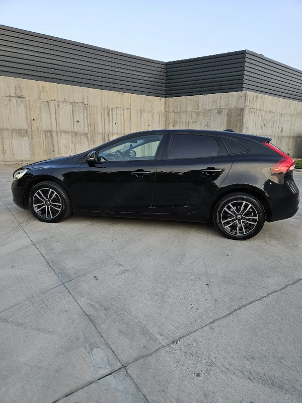 VOLVO V40 2017 — imagine 9