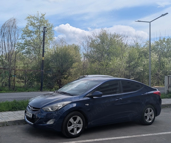 Hyundai Elantra 2012 Benzină + GPL