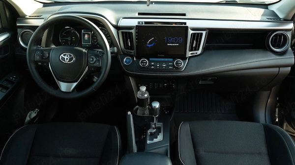 TOYOTA RAV4 2017 — imagine 8