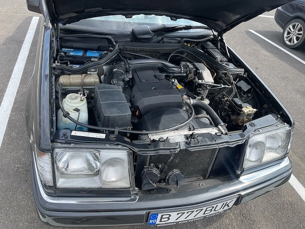 MERCEDES-BENZ E-Class 1993 — imagine 4