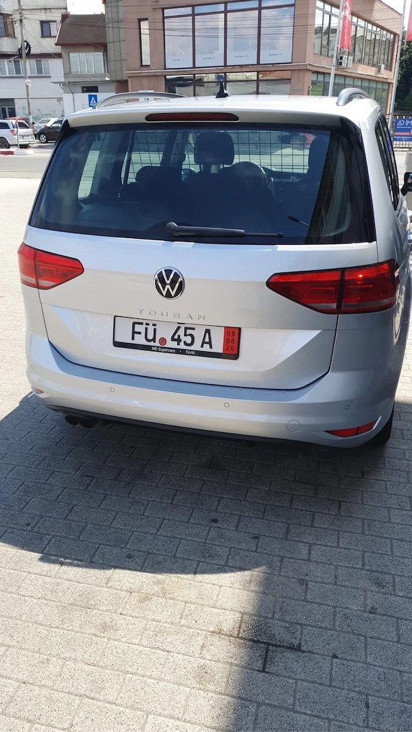 VOLKSWAGEN Touran 2023 — imagine 5