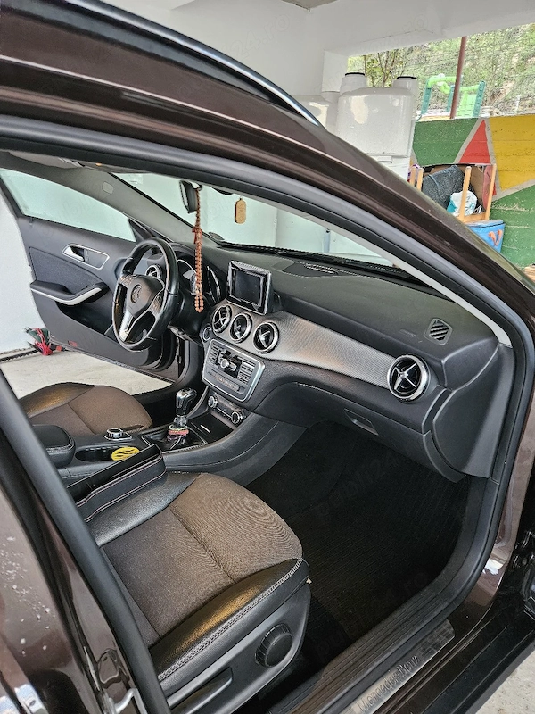 MERCEDES-BENZ GLA 2015 — imagine 5