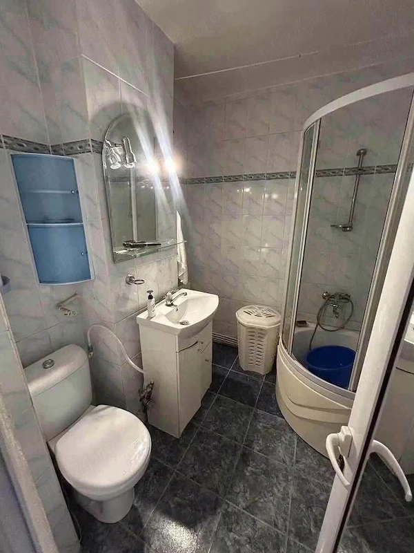 De vanzare apartament cu 2 camere si 3 balcoane, mobilat si utilat, spatios — fotografia 2