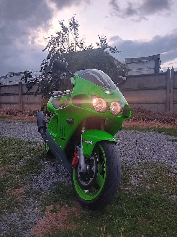 Kawasaki Ninja zx7r