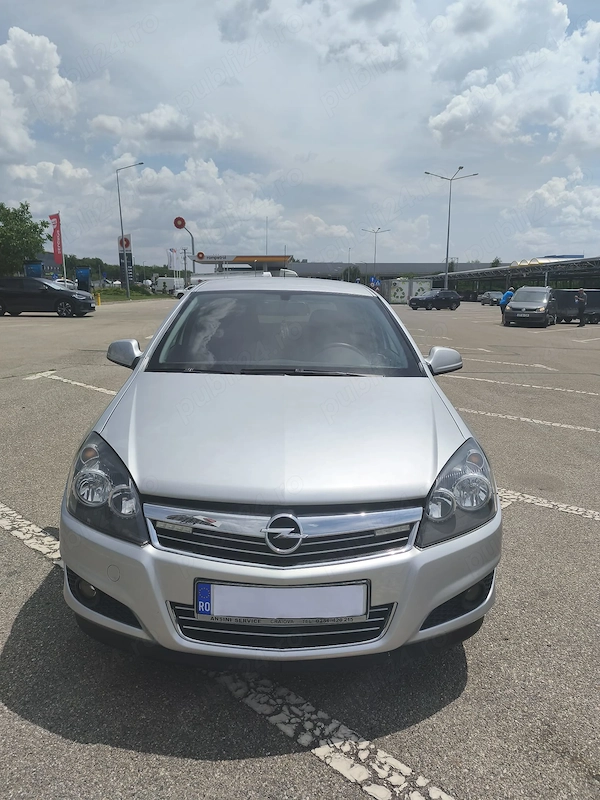 OPEL Astra 2011