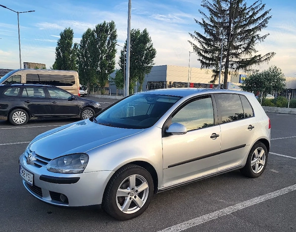 VOLKSWAGEN Golf 2005