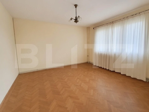 Apartament 4 camere, 80 mp, decomandat, zonă centrală - Deva — fotografia 2