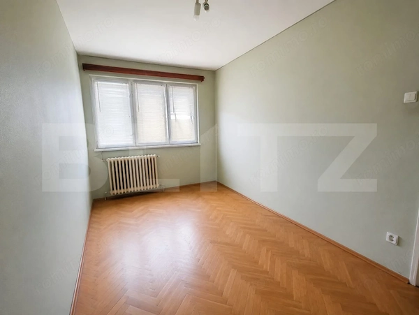Apartament 4 camere, 80 mp, decomandat, zonă centrală - Deva — fotografia 3