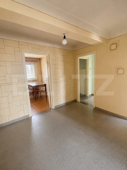 Apartament 4 camere, 80 mp, decomandat, zonă centrală - Deva — fotografia 1