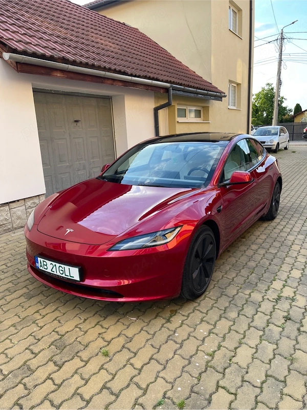 TESLA Model 3