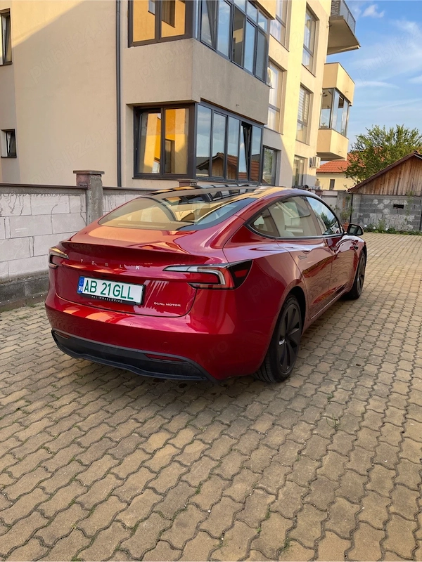 TESLA Model 3 2024 — imagine 3