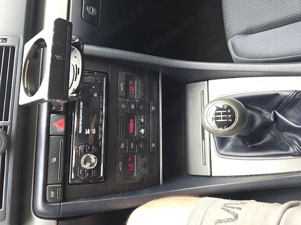 AUDI A4 2002 — imagine 8